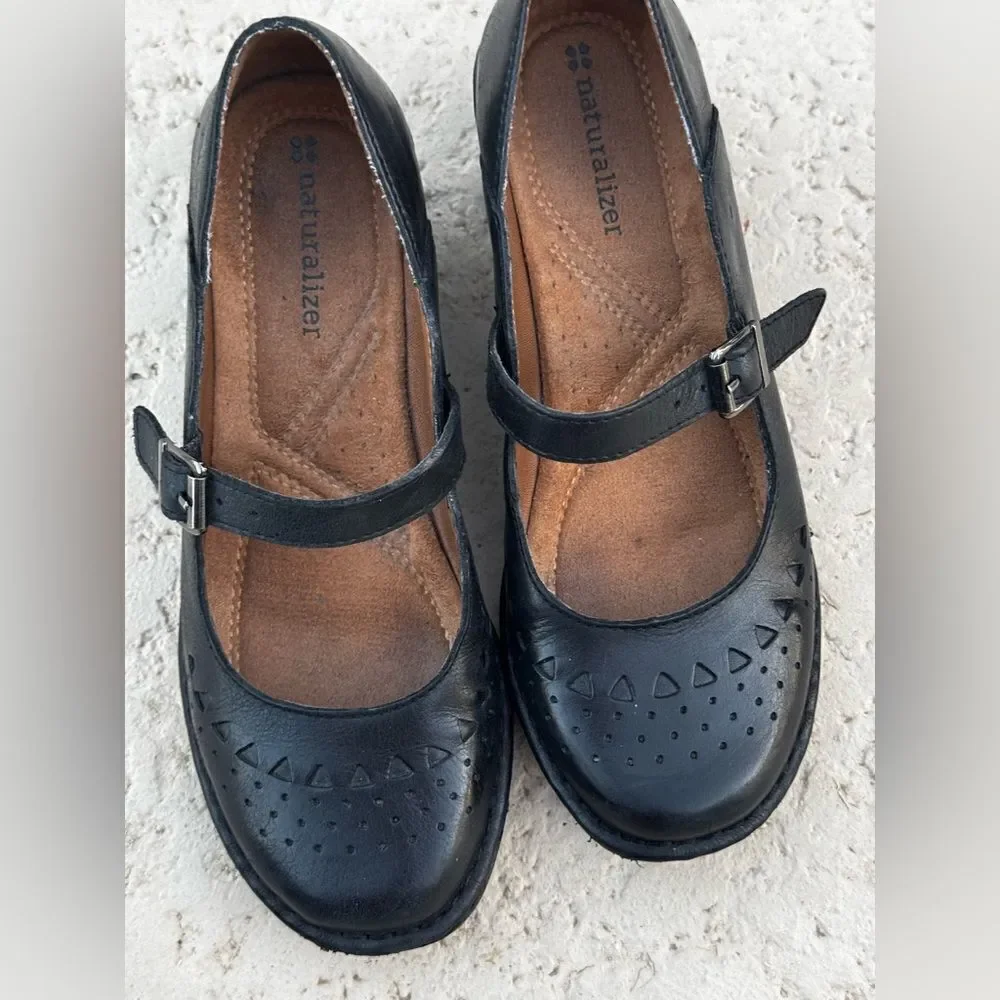 Naturizer serafina maryJanes black leather EUC SZ 6